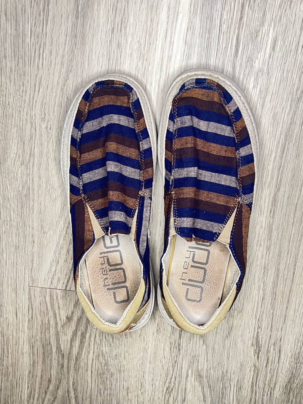 Hey Dude Thad Stripes Blue Slip-On Comfort Shoes Men’s Sz 9 Lightweight Casual